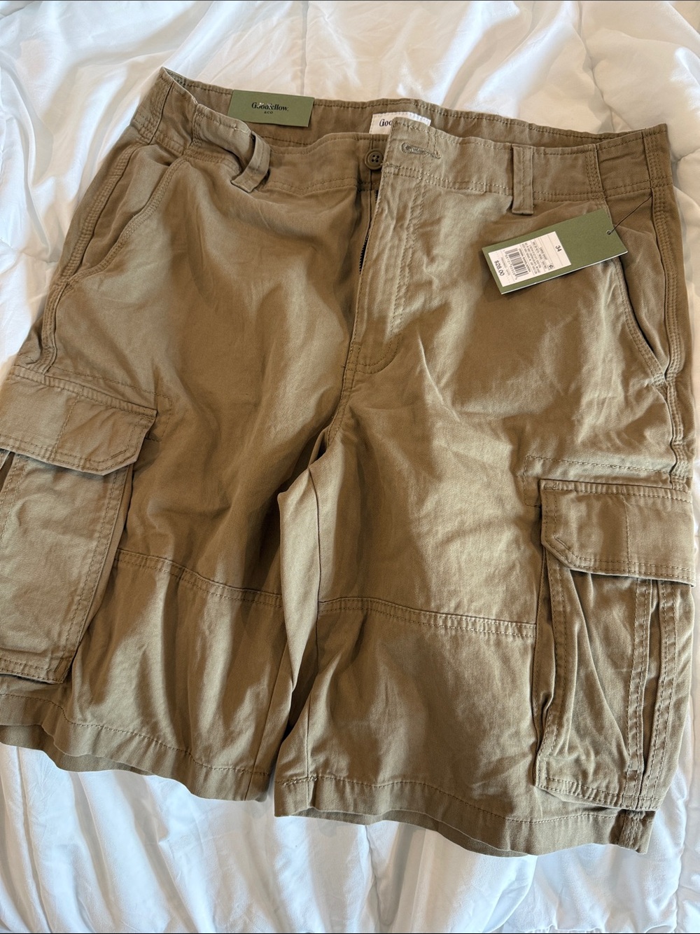 Old Navy Men's Cargo Shorts — BNWT